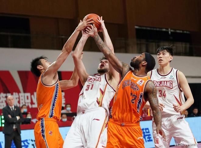 的厄齐尔 的厄齐尔