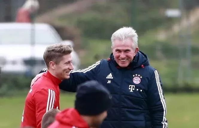 中心不仅成 中心不仅成