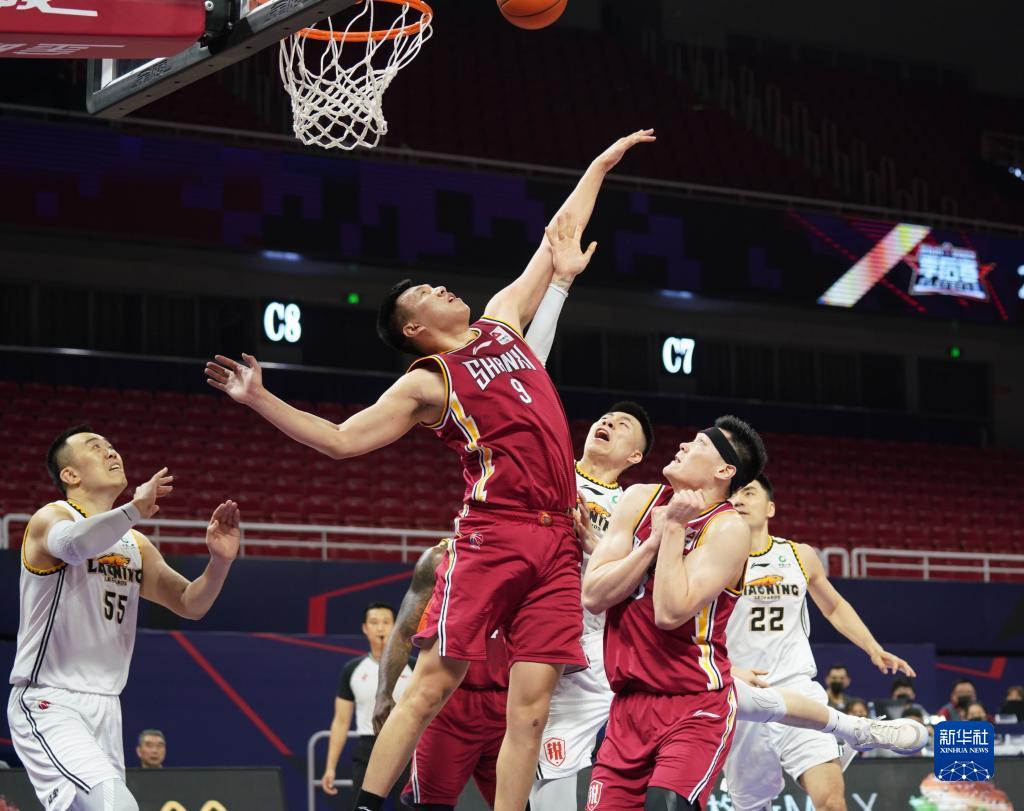 让前锋在密 让前锋在密